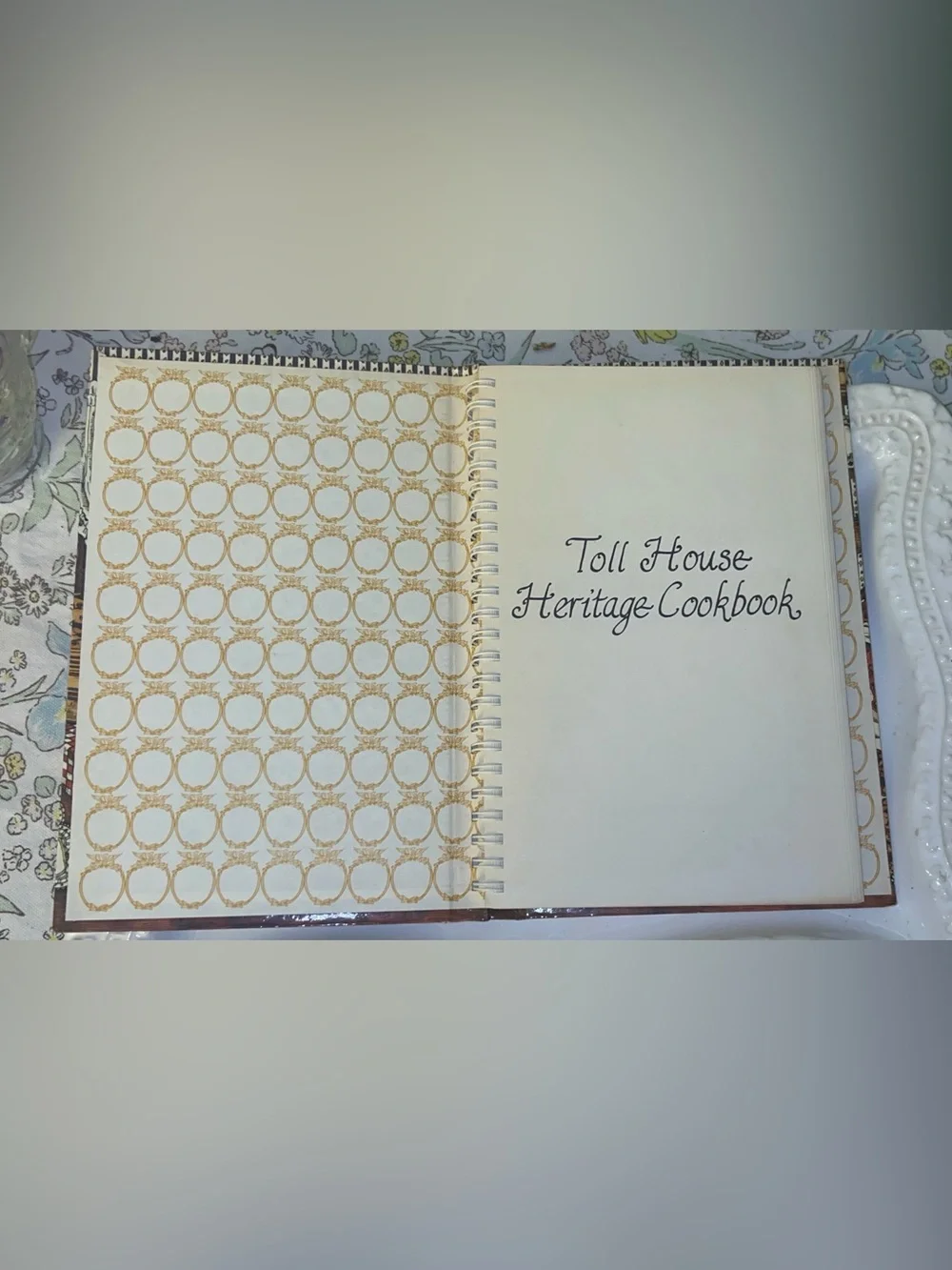 Vintage Nestle Toll House Heritage Cookbook- First Printing